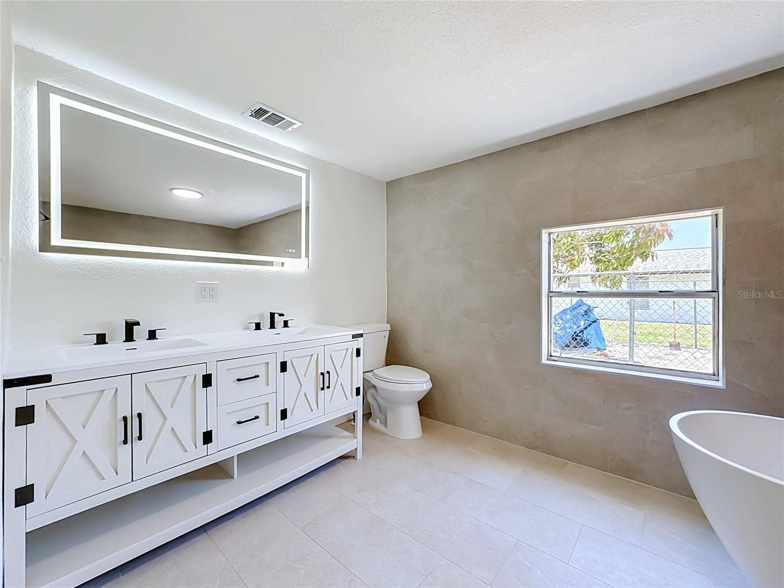 220 29TH STREET E, Palmetto, FL 34221 220 29TH STREET E, Palmetto, FL 34221