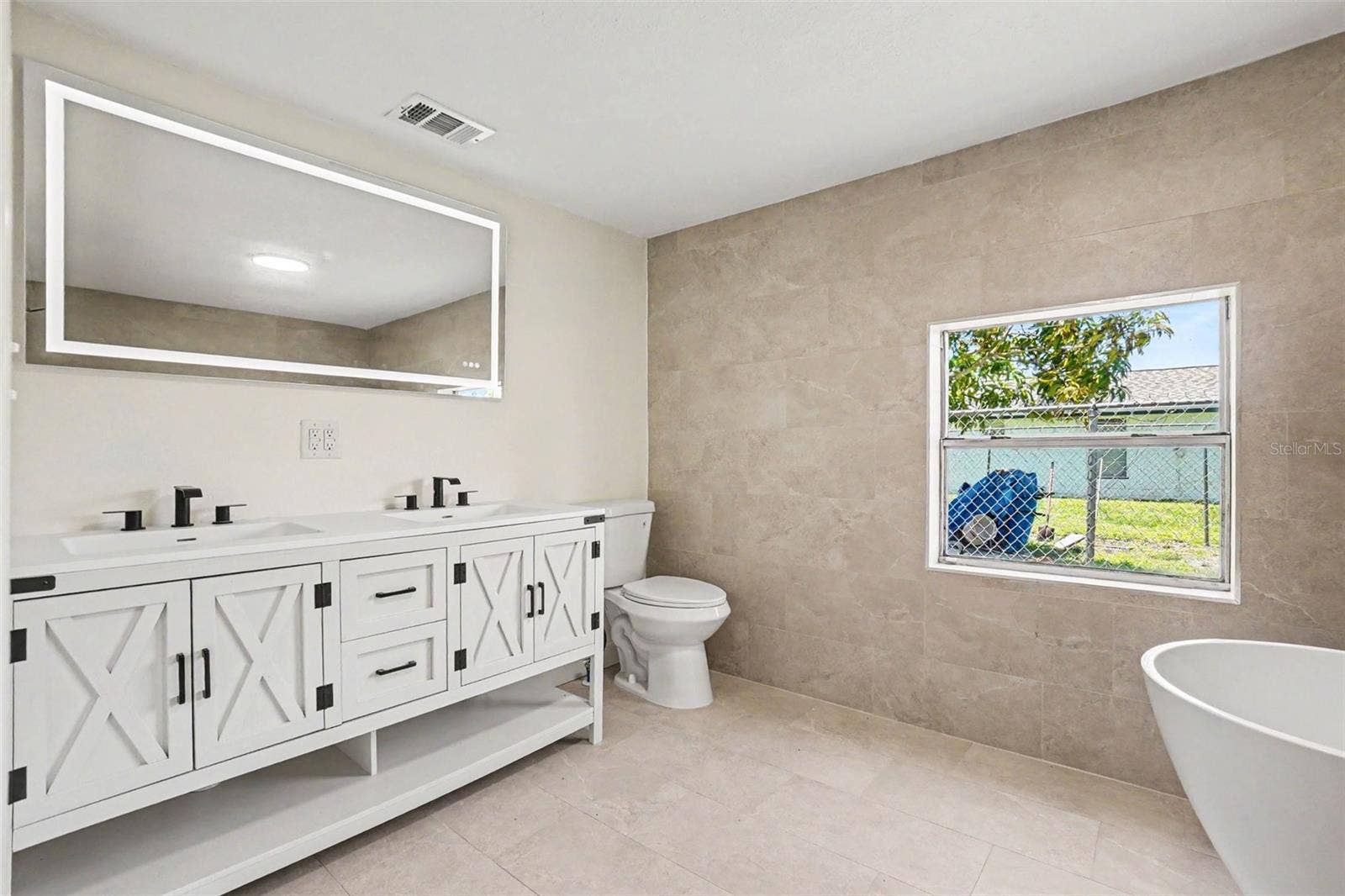 220 29TH STREET E, Palmetto, FL 34221 220 29TH STREET E, Palmetto, FL 34221