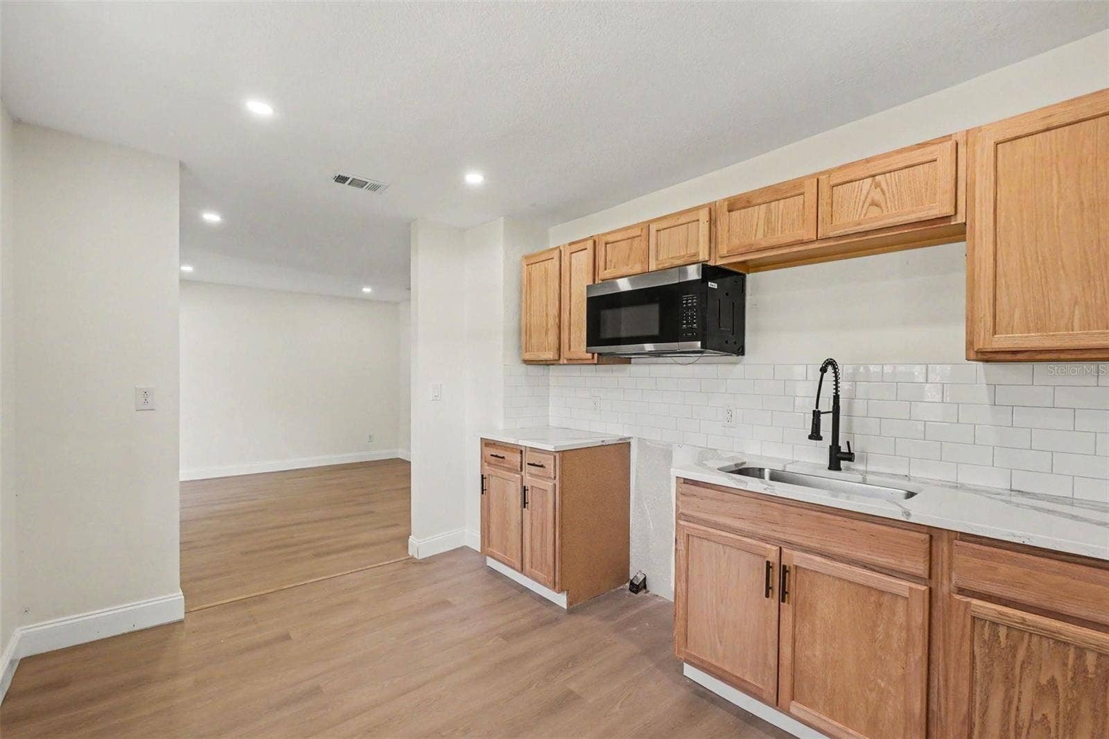 220 29TH STREET E, Palmetto, FL 34221 220 29TH STREET E, Palmetto, FL 34221