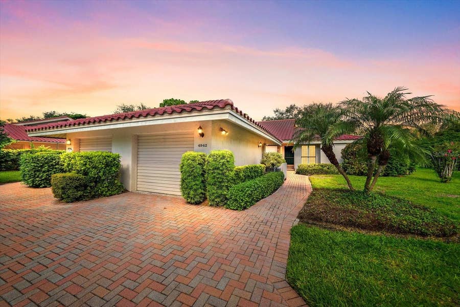 Property photo for 4942 KESTRAL PARK CIRCLE, #10, Sarasota, FL