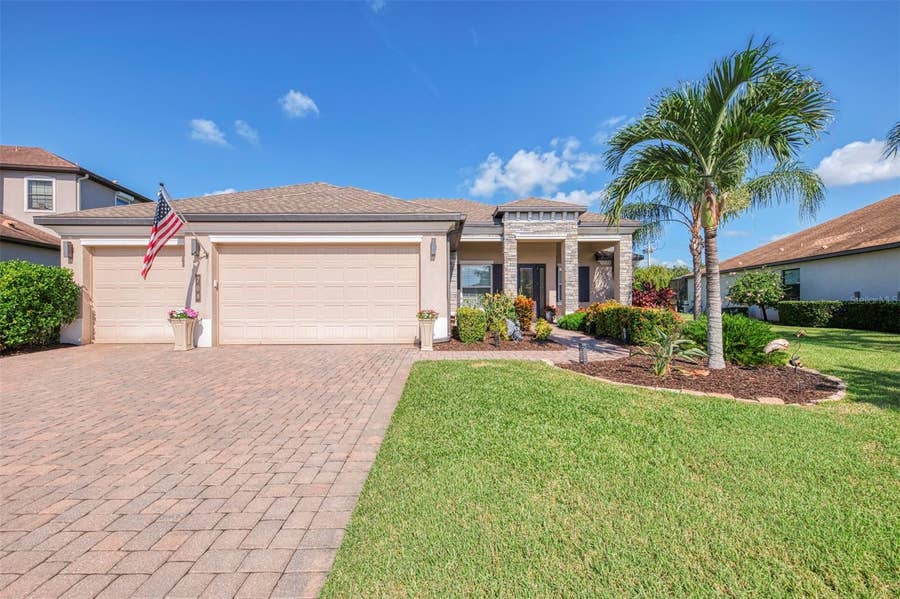 Property photo for 708 ROSEMARY CIRCLE, Bradenton, FL
