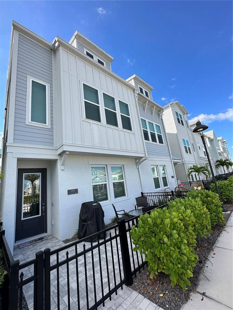 2328 LINDSTROM STREET, Sarasota, FL 34237 2328 LINDSTROM STREET, Sarasota, FL 34237