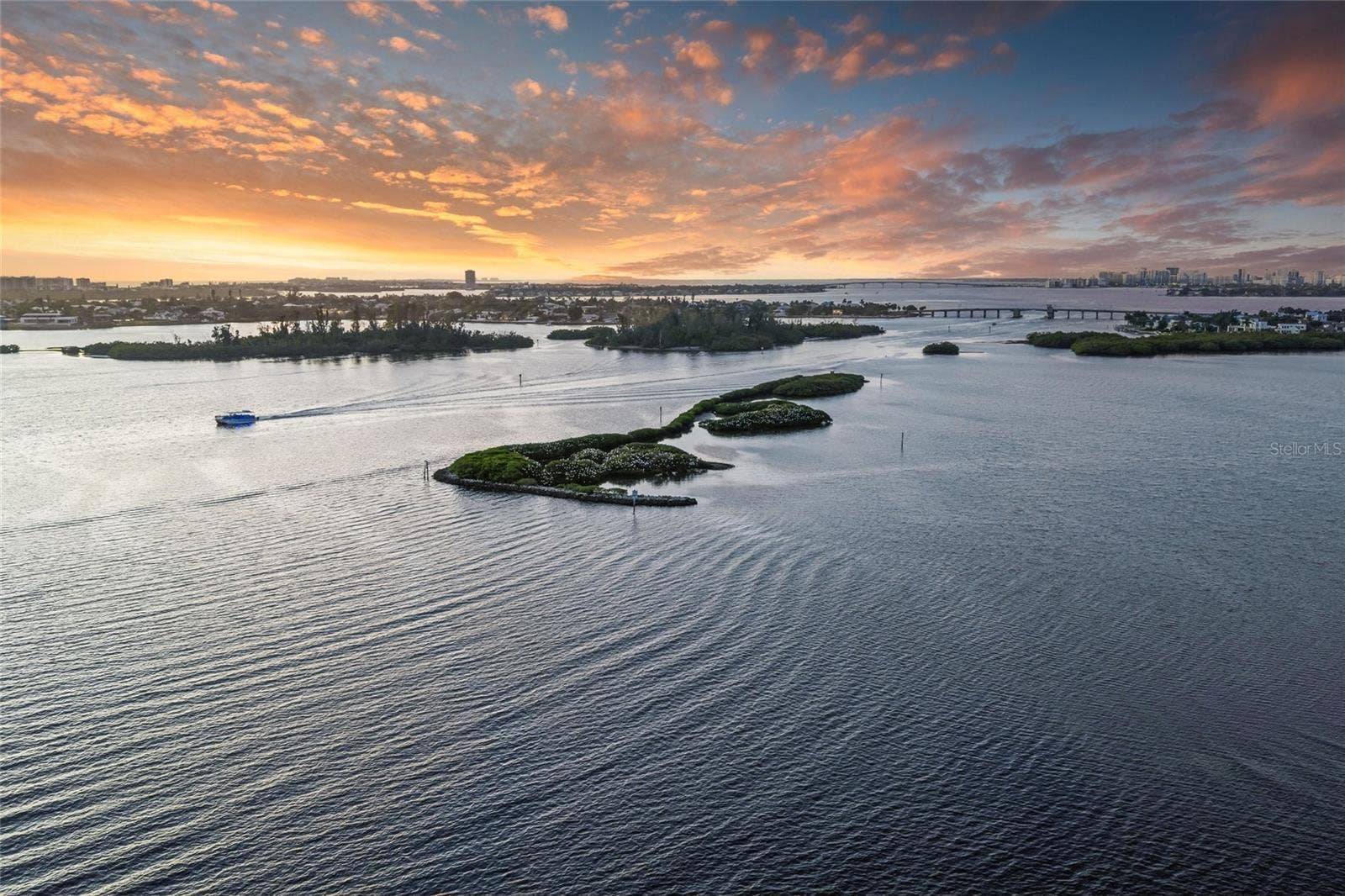 1136 N LAKE SHORE DRIVE, Sarasota, FL 34231 1136 N LAKE SHORE DRIVE, Sarasota, FL 34231