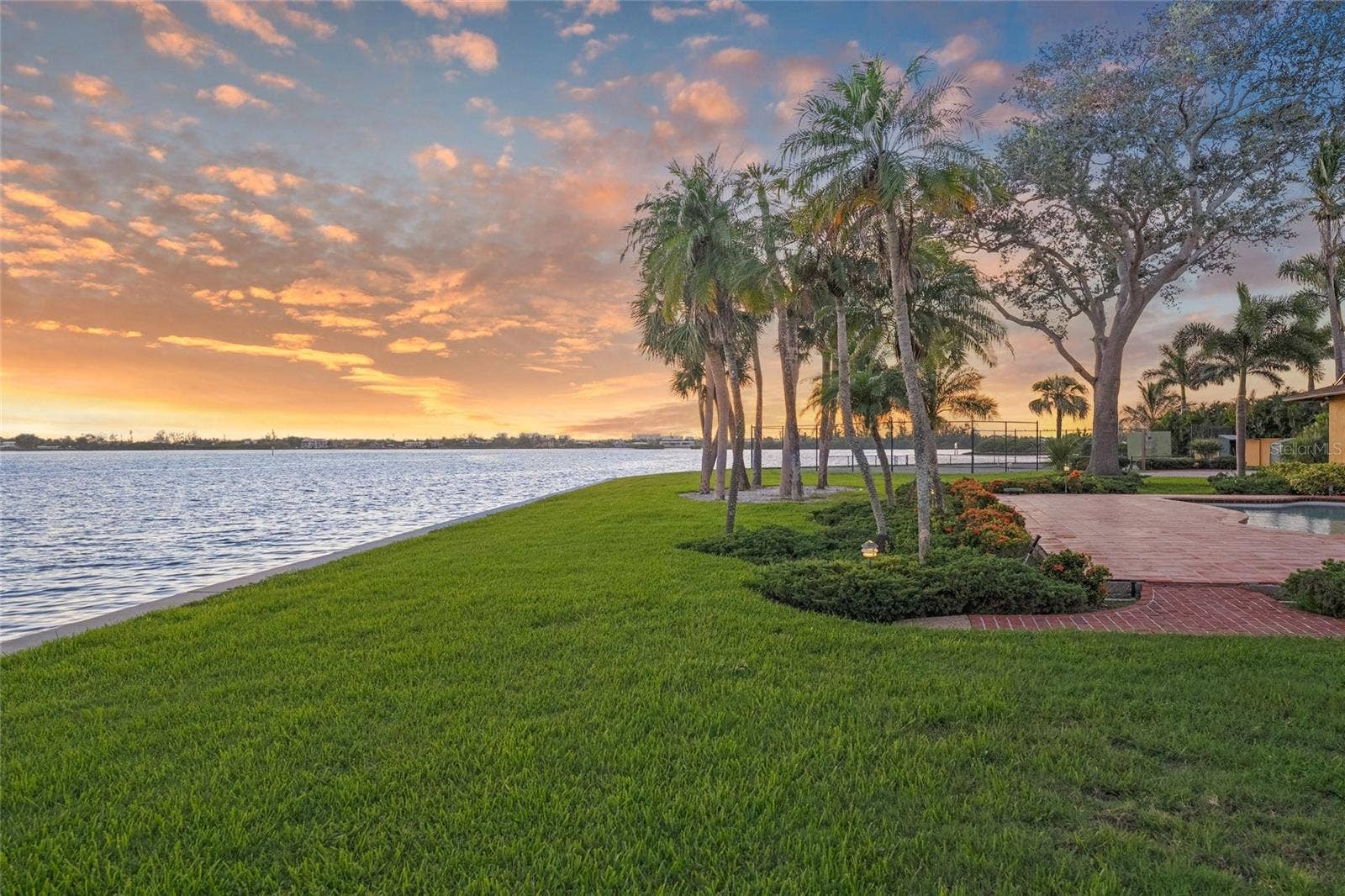 1136 N LAKE SHORE DRIVE, Sarasota, FL 34231 1136 N LAKE SHORE DRIVE, Sarasota, FL 34231