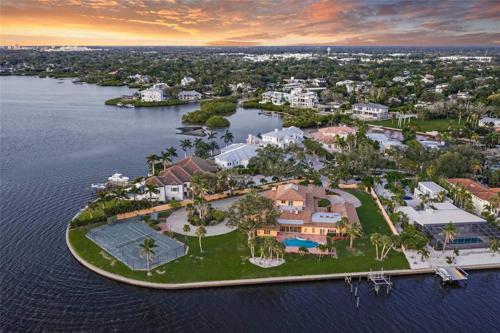 1136 N LAKE SHORE DRIVE, Sarasota, FL 34231 1136 N LAKE SHORE DRIVE, Sarasota, FL 34231