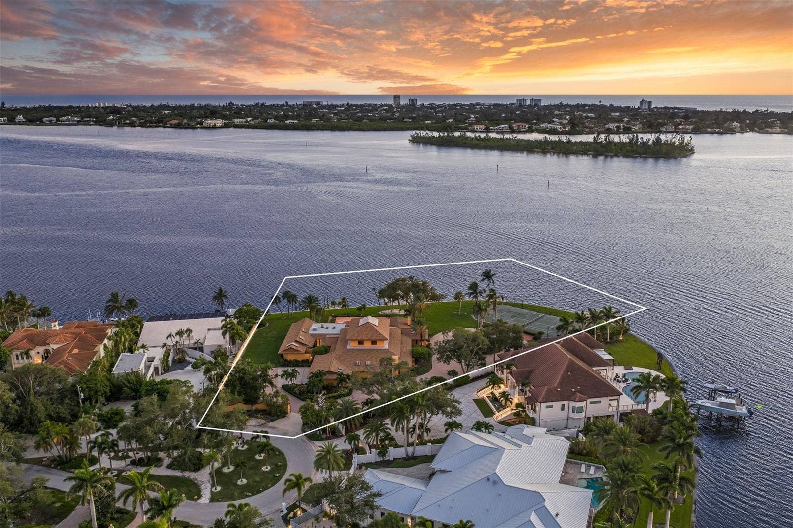 1136 N LAKE SHORE DRIVE, Sarasota, FL 34231 1136 N LAKE SHORE DRIVE, Sarasota, FL 34231