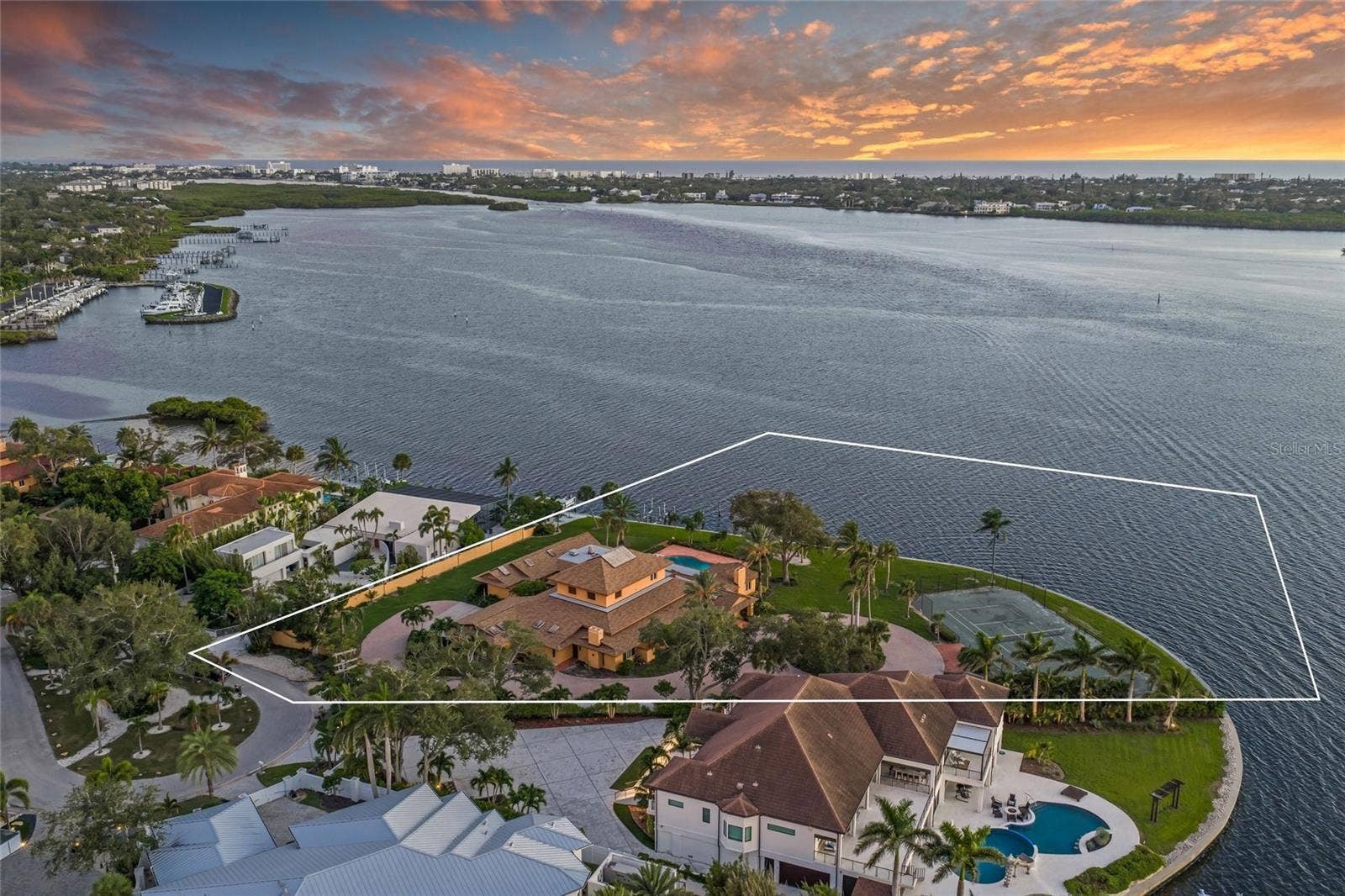 1136 N LAKE SHORE DRIVE, Sarasota, FL 34231 1136 N LAKE SHORE DRIVE, Sarasota, FL 34231