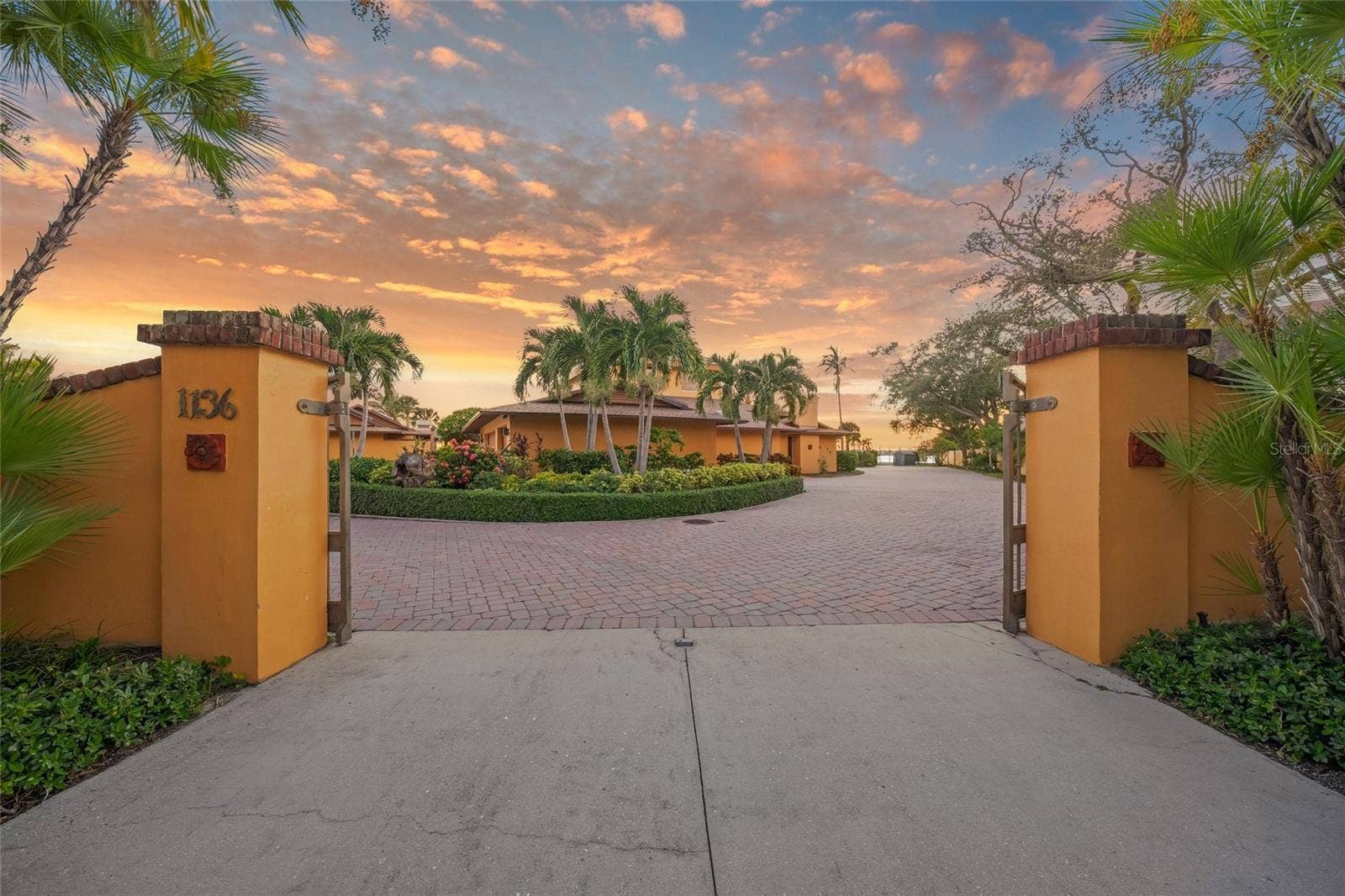 1136 N LAKE SHORE DRIVE, Sarasota, FL 34231 1136 N LAKE SHORE DRIVE, Sarasota, FL 34231