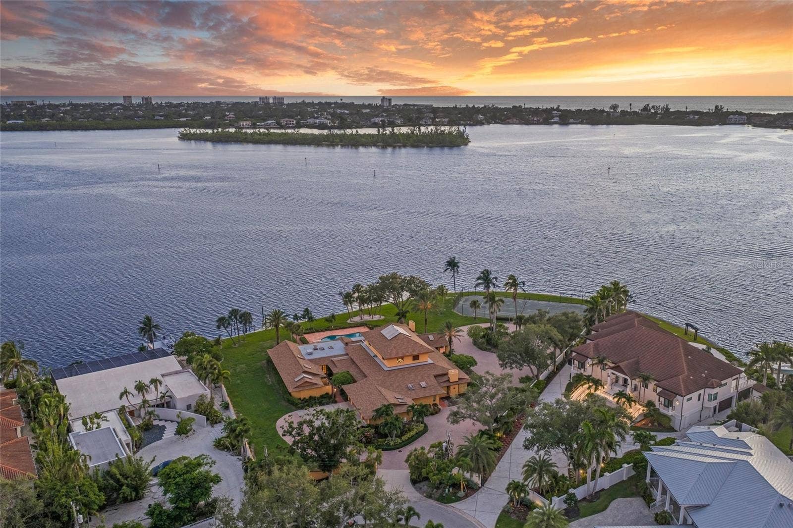 1136 N LAKE SHORE DRIVE, Sarasota, FL 34231 1136 N LAKE SHORE DRIVE, Sarasota, FL 34231