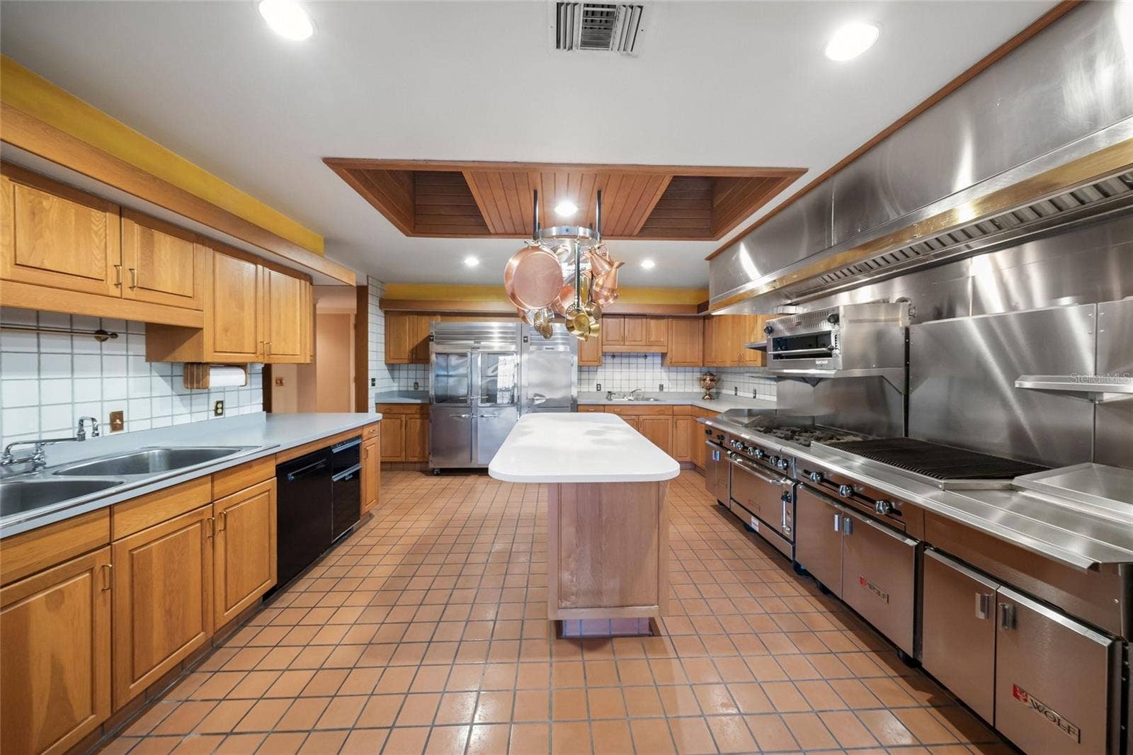 1136 N LAKE SHORE DRIVE, Sarasota, FL 34231 1136 N LAKE SHORE DRIVE, Sarasota, FL 34231