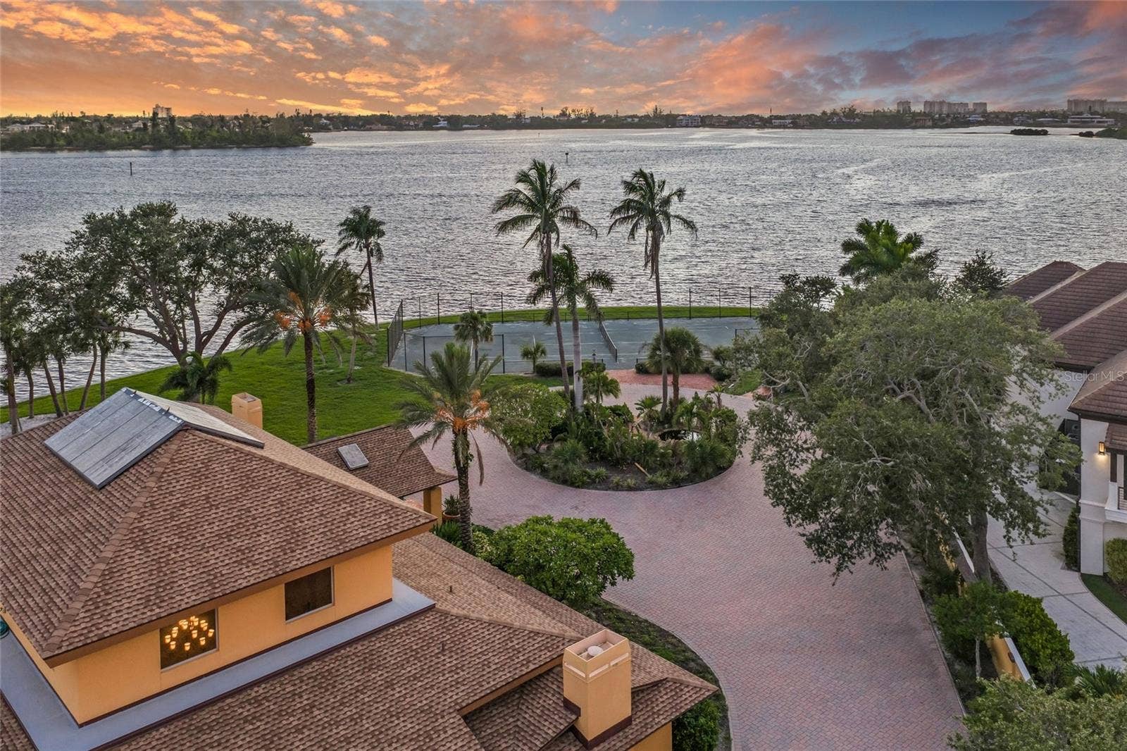 1136 N LAKE SHORE DRIVE, Sarasota, FL 34231 1136 N LAKE SHORE DRIVE, Sarasota, FL 34231
