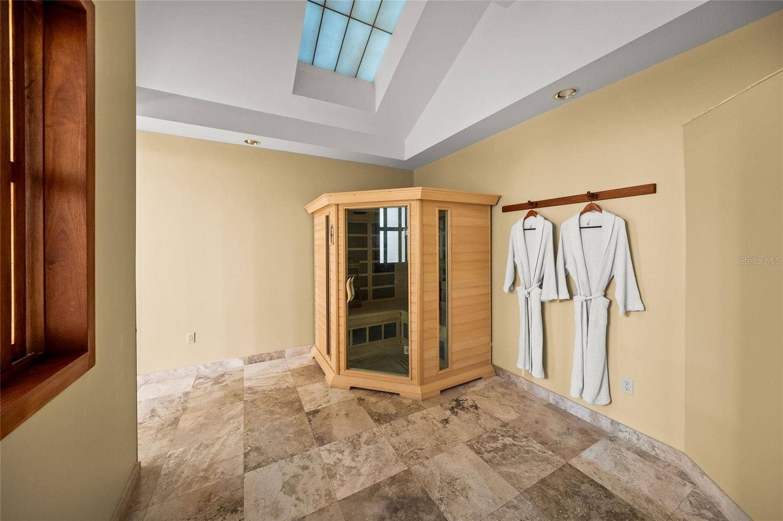 1136 N LAKE SHORE DRIVE, Sarasota, FL 34231 1136 N LAKE SHORE DRIVE, Sarasota, FL 34231