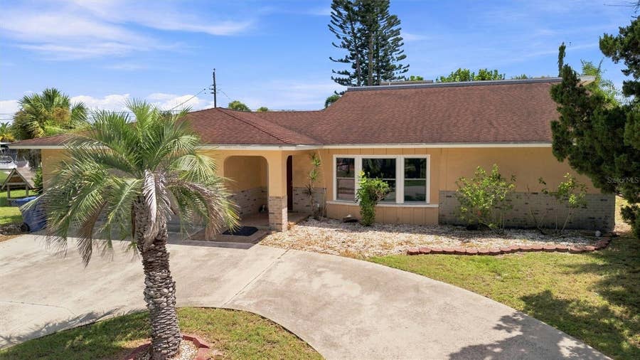 Property photo for 352 LAKE ROAD, Venice, FL