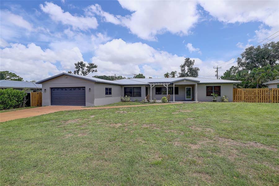 Property photo for 323 SUWANEE AVENUE, Sarasota, FL