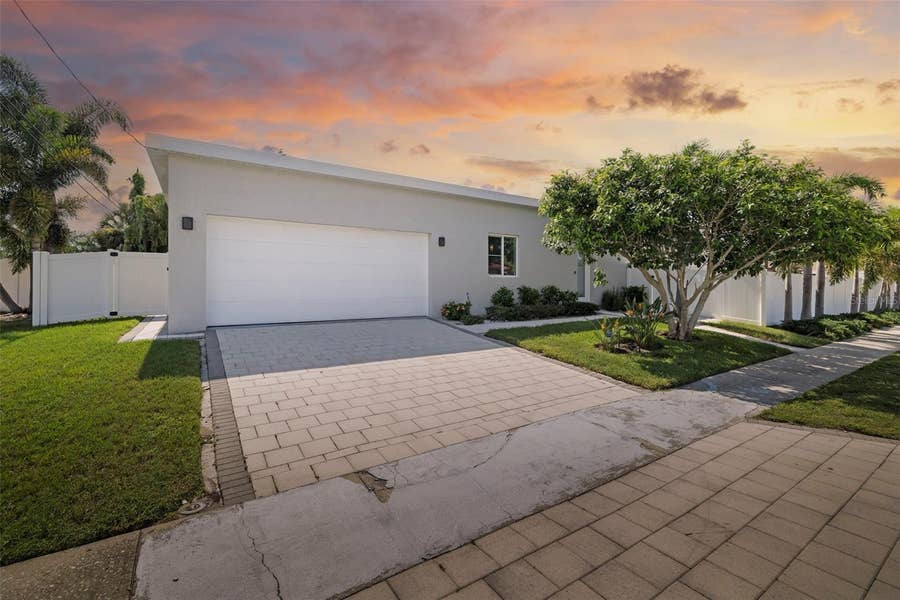 Property photo for 4524 RIVERWOOD AVENUE, Sarasota, FL