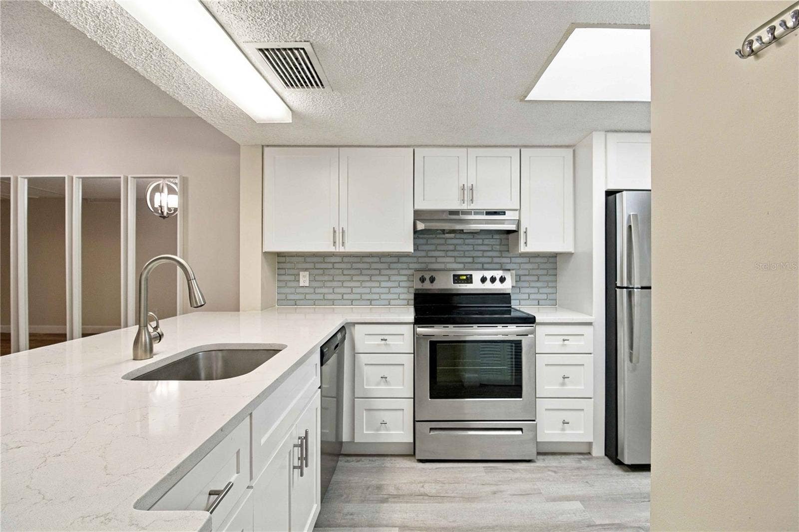 7500 40TH AVENUE W, #105, Bradenton, FL 34209 Kitchen