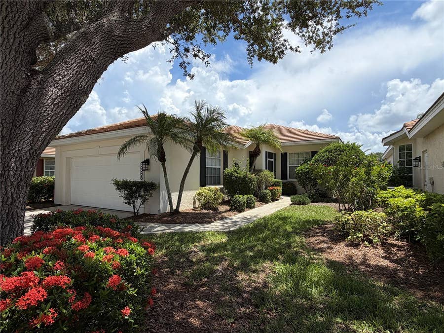 Property photo for 880 CHALMERS DRIVE, #880, Venice, FL