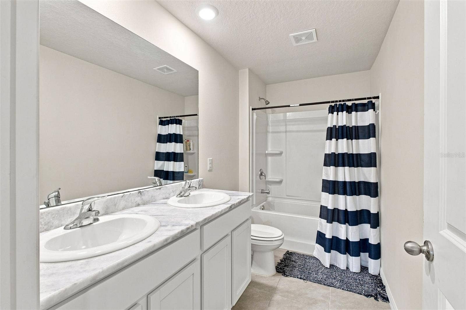 6118 DISTANT HAZE PLACE, Palmetto, FL 34221 Third full bathroom