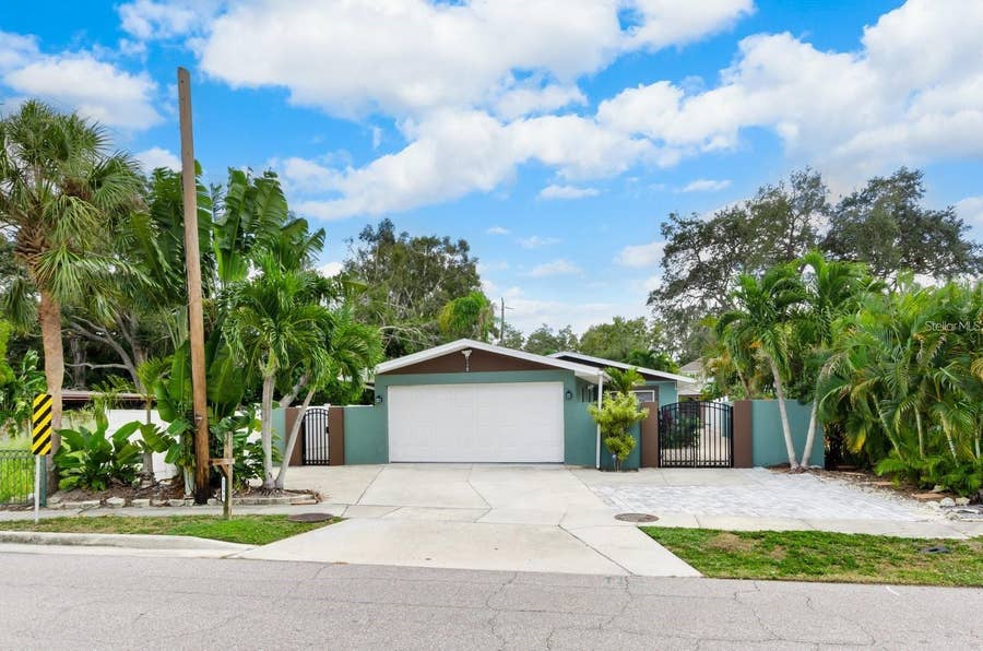 Property photo for 2598 WOOD STREET, Sarasota, FL