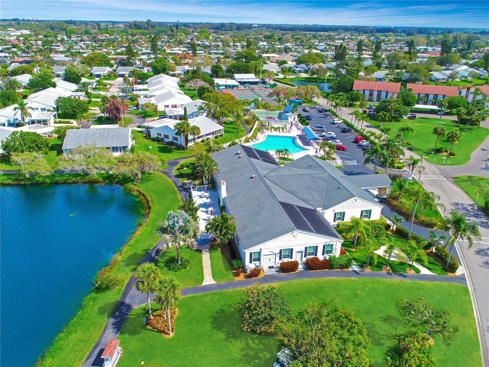 9406 ANDOVER CIRCLE, Bradenton, FL 34210 Mt Vernon clubhouse aerial