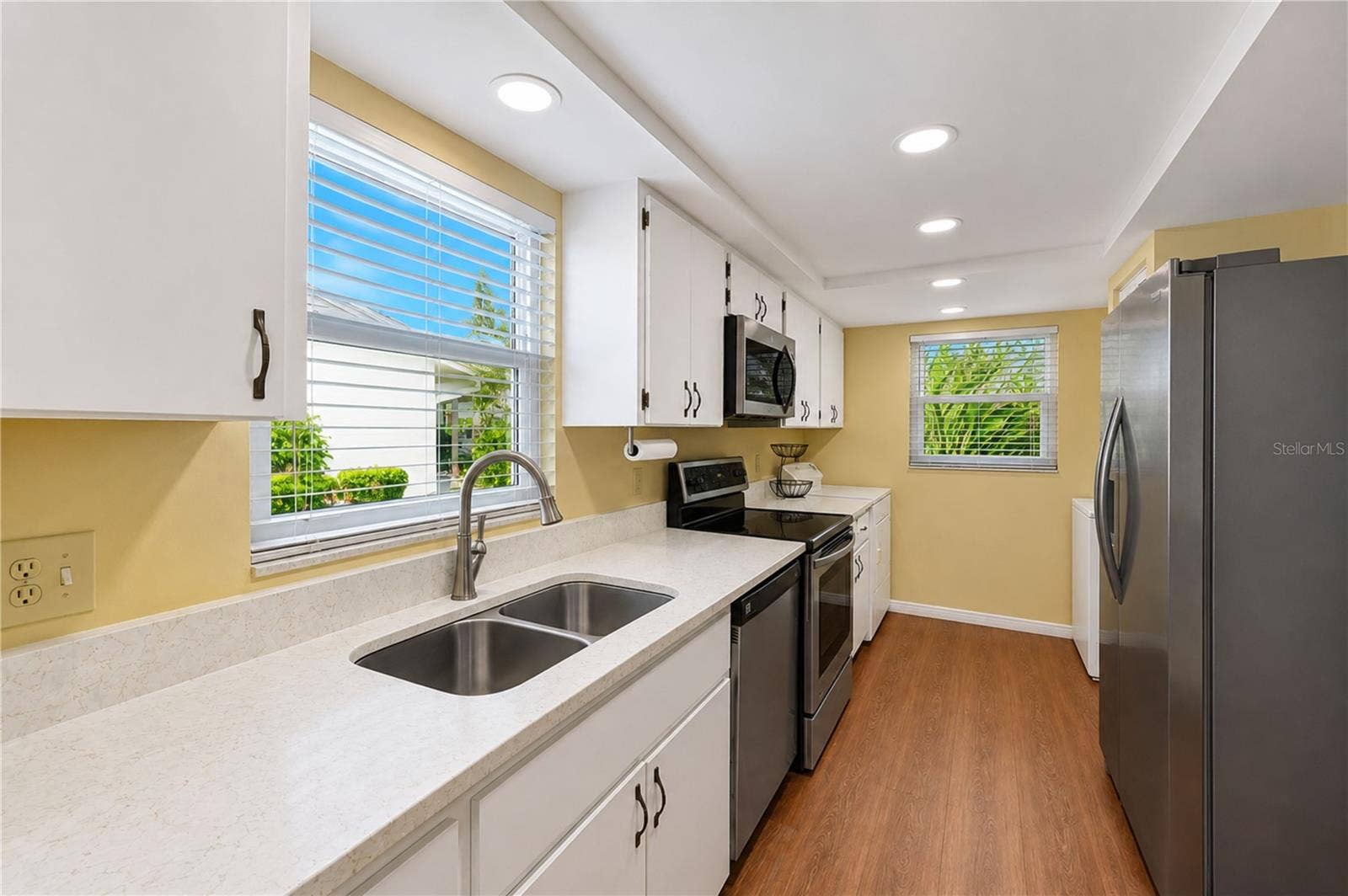 9406 ANDOVER CIRCLE, Bradenton, FL 34210 Kitchen to front window