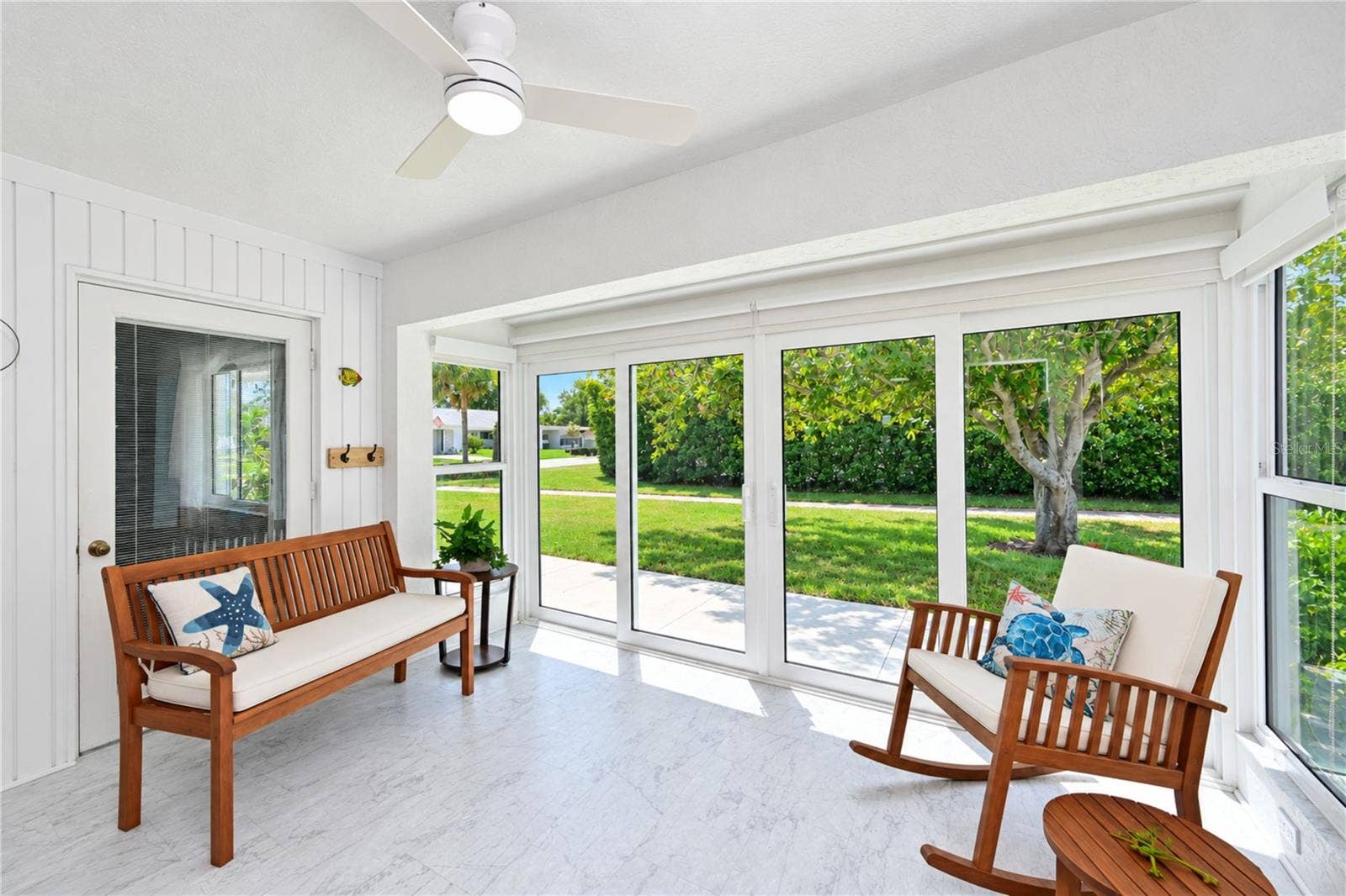 9406 ANDOVER CIRCLE, Bradenton, FL 34210 Lanai to the left