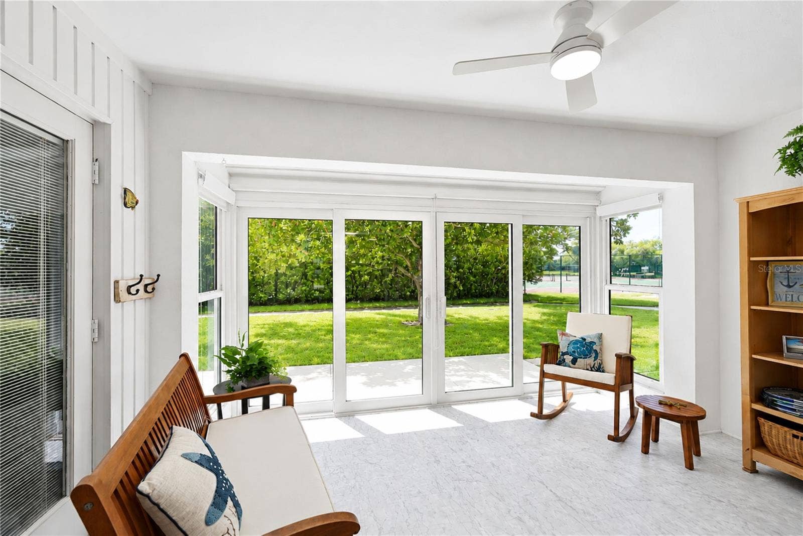 9406 ANDOVER CIRCLE, Bradenton, FL 34210 Lanai to the right