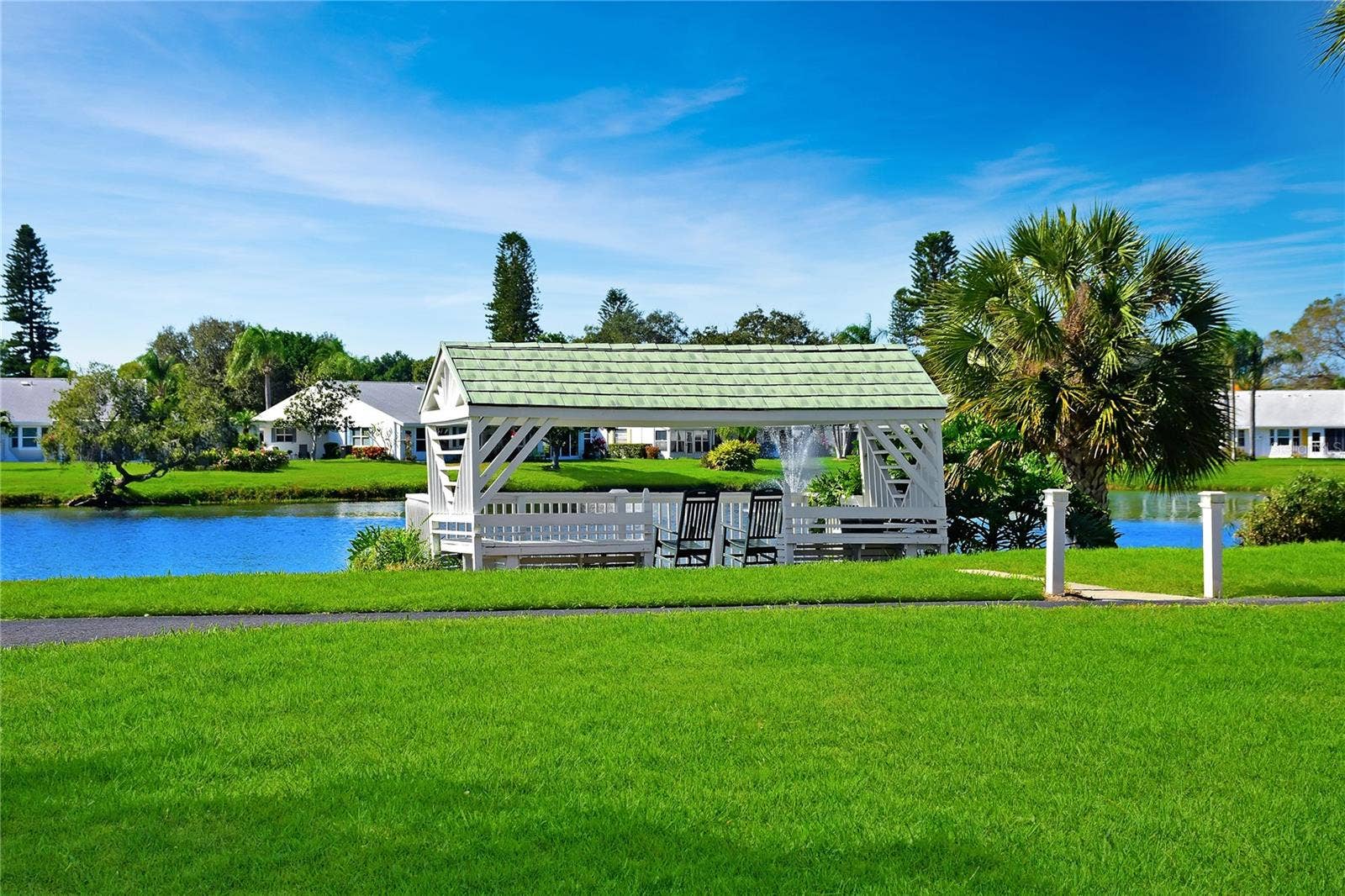 9406 ANDOVER CIRCLE, Bradenton, FL 34210 Mt Vernon lakeside gazebo