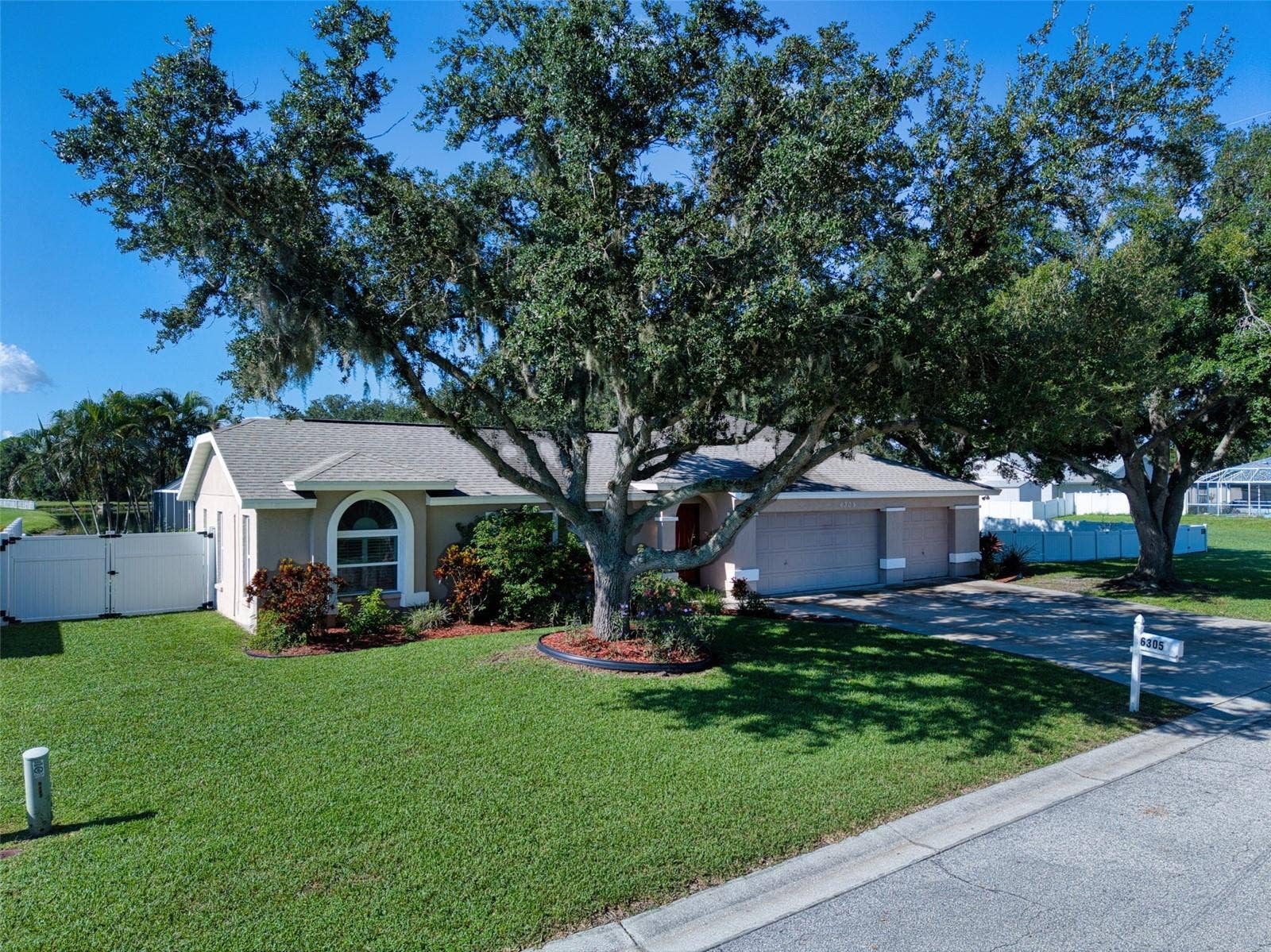 6305 61ST STREET E, Palmetto, FL 34221 6305 61ST STREET E, Palmetto, FL 34221