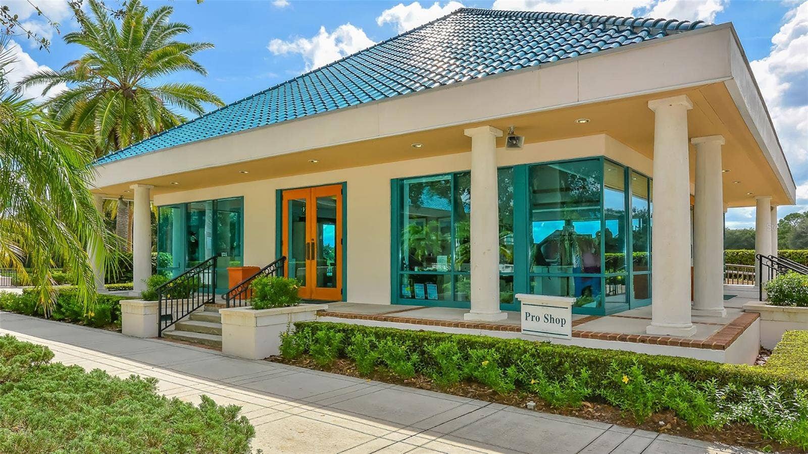 8136 REGENTS COURT, University Park, FL 34201