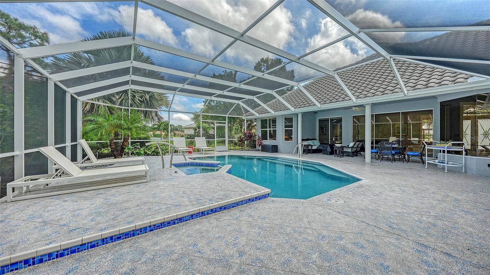 8136 REGENTS COURT, University Park, FL 34201