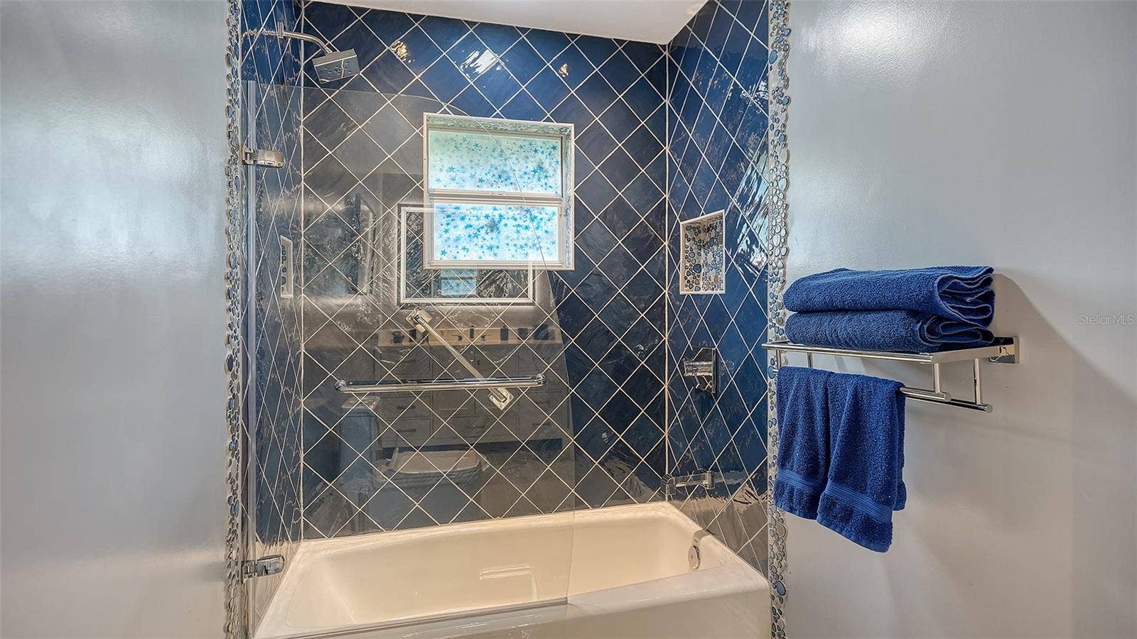 8136 REGENTS COURT, University Park, FL 34201