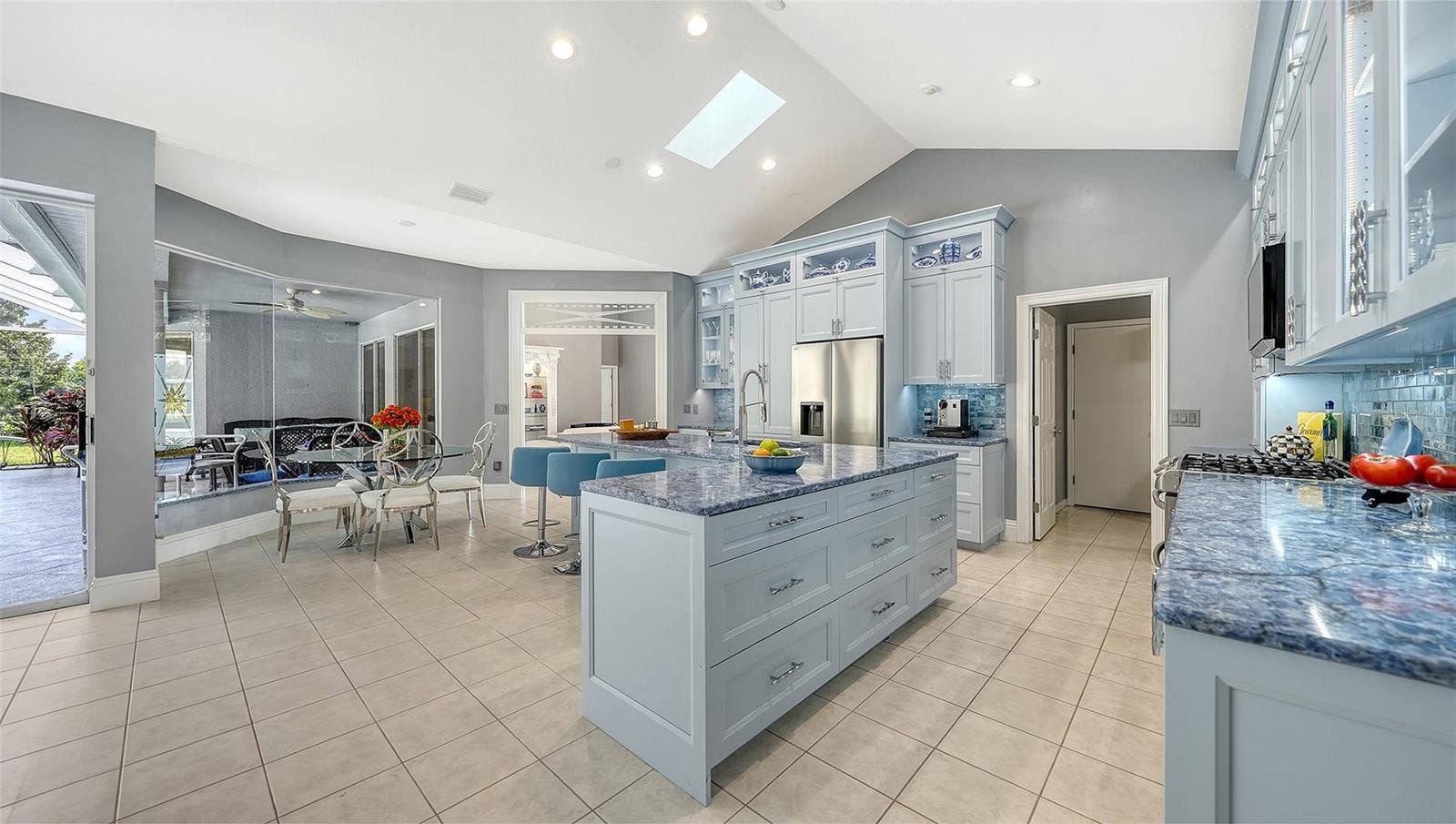 8136 REGENTS COURT, University Park, FL 34201