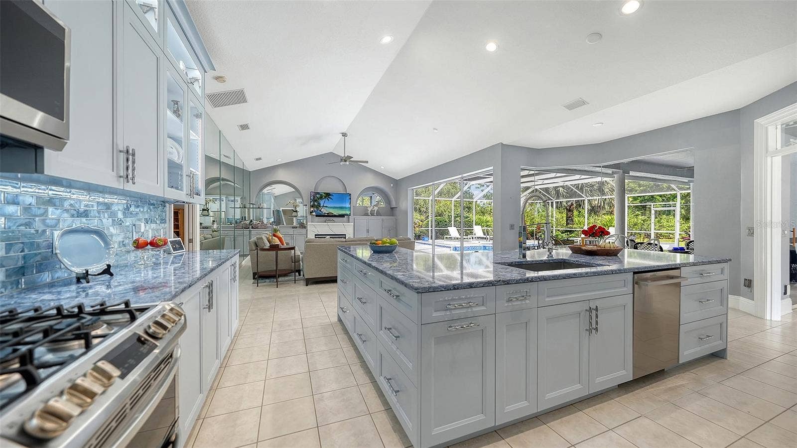 8136 REGENTS COURT, University Park, FL 34201
