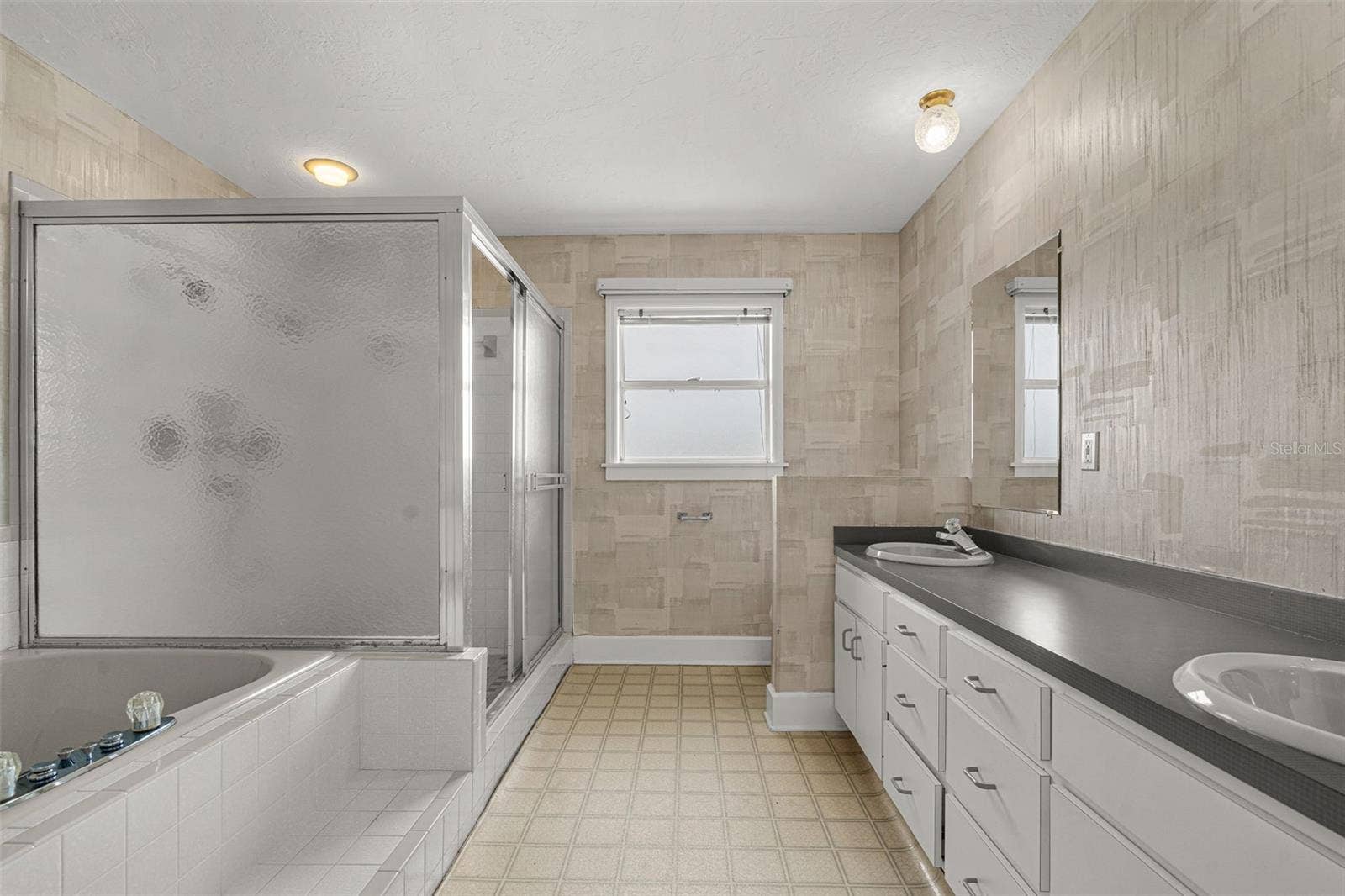 2002 8TH STREET W, Palmetto, FL 34221