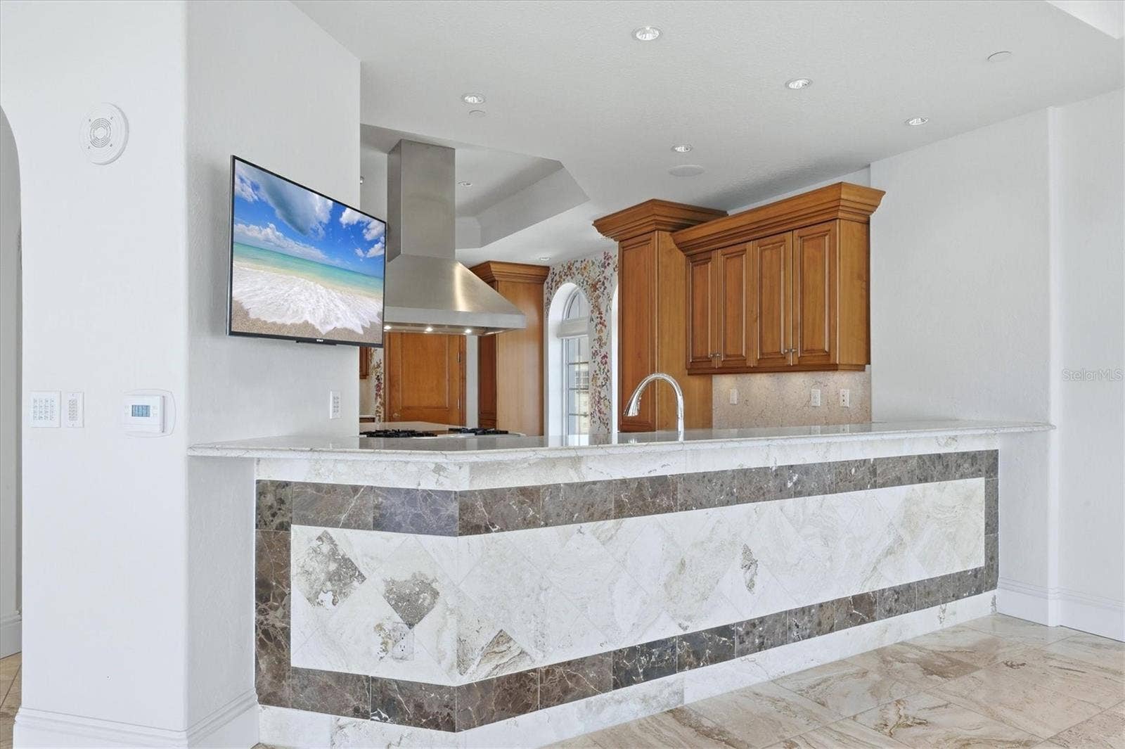 420 GOLDEN GATE POINT, #700, Sarasota, FL 34236 420 GOLDEN GATE POINT, #700, Sarasota, FL 34236