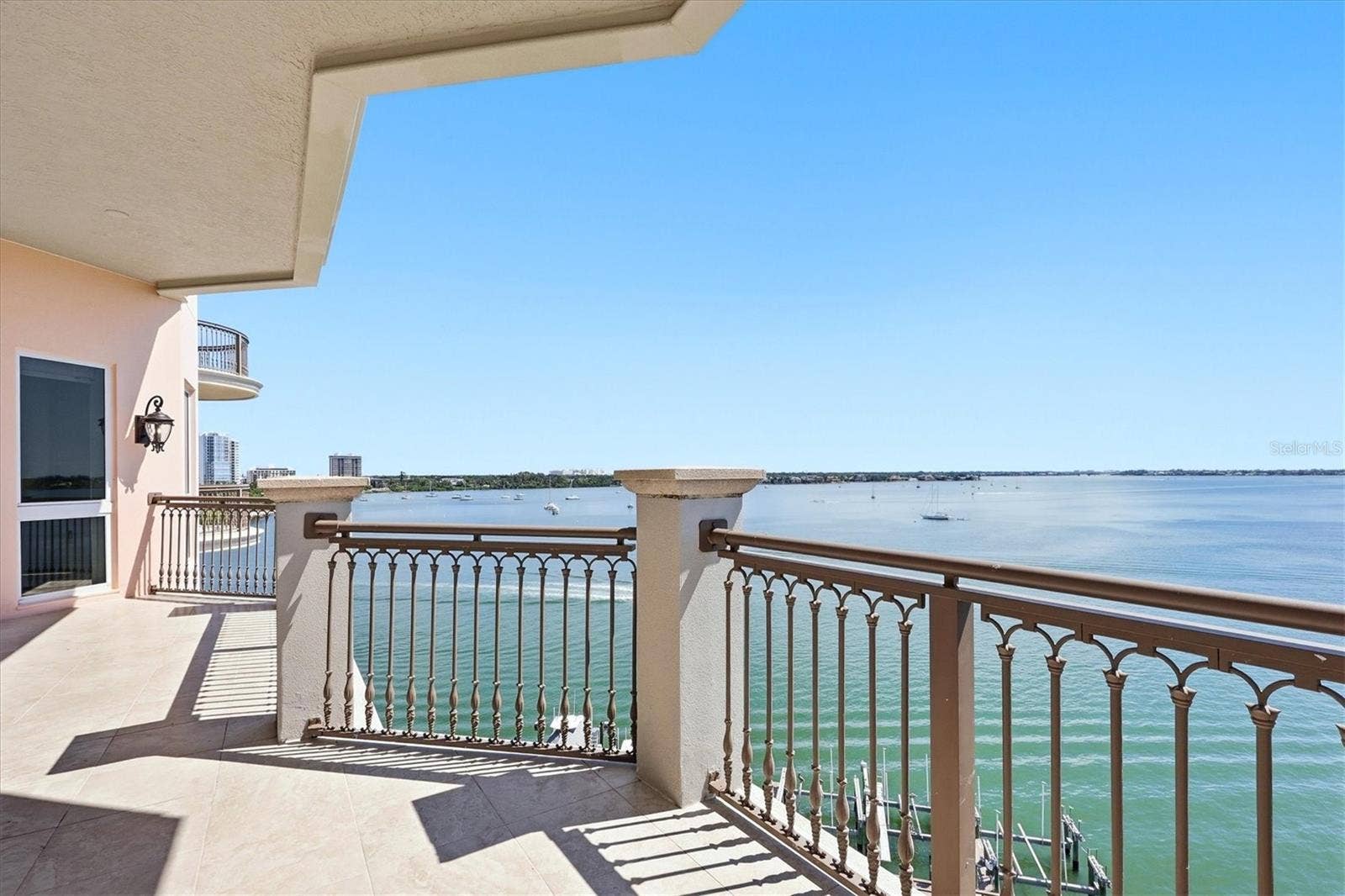 420 GOLDEN GATE POINT, #700, Sarasota, FL 34236 420 GOLDEN GATE POINT, #700, Sarasota, FL 34236