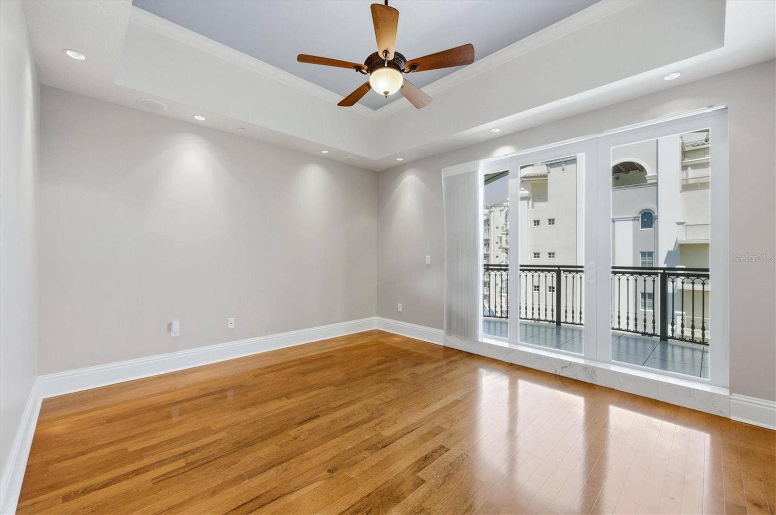 420 GOLDEN GATE POINT, #700, Sarasota, FL 34236 420 GOLDEN GATE POINT, #700, Sarasota, FL 34236