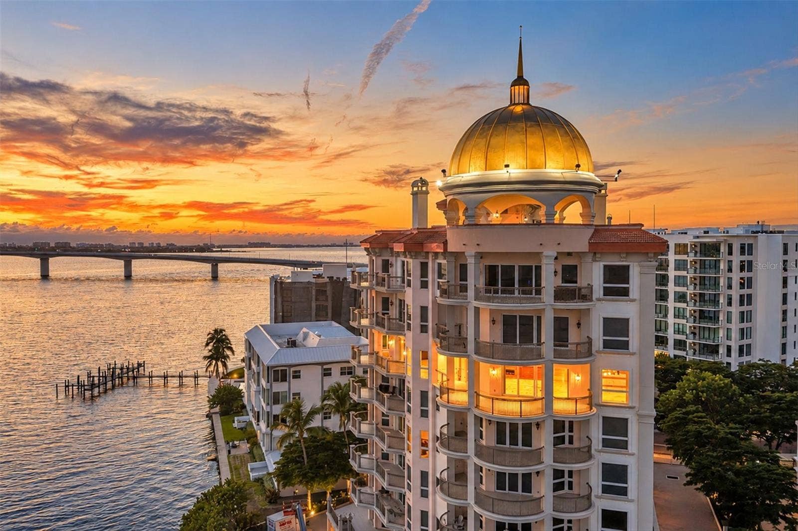 420 GOLDEN GATE POINT, #700, Sarasota, FL 34236 420 GOLDEN GATE POINT, #700, Sarasota, FL 34236