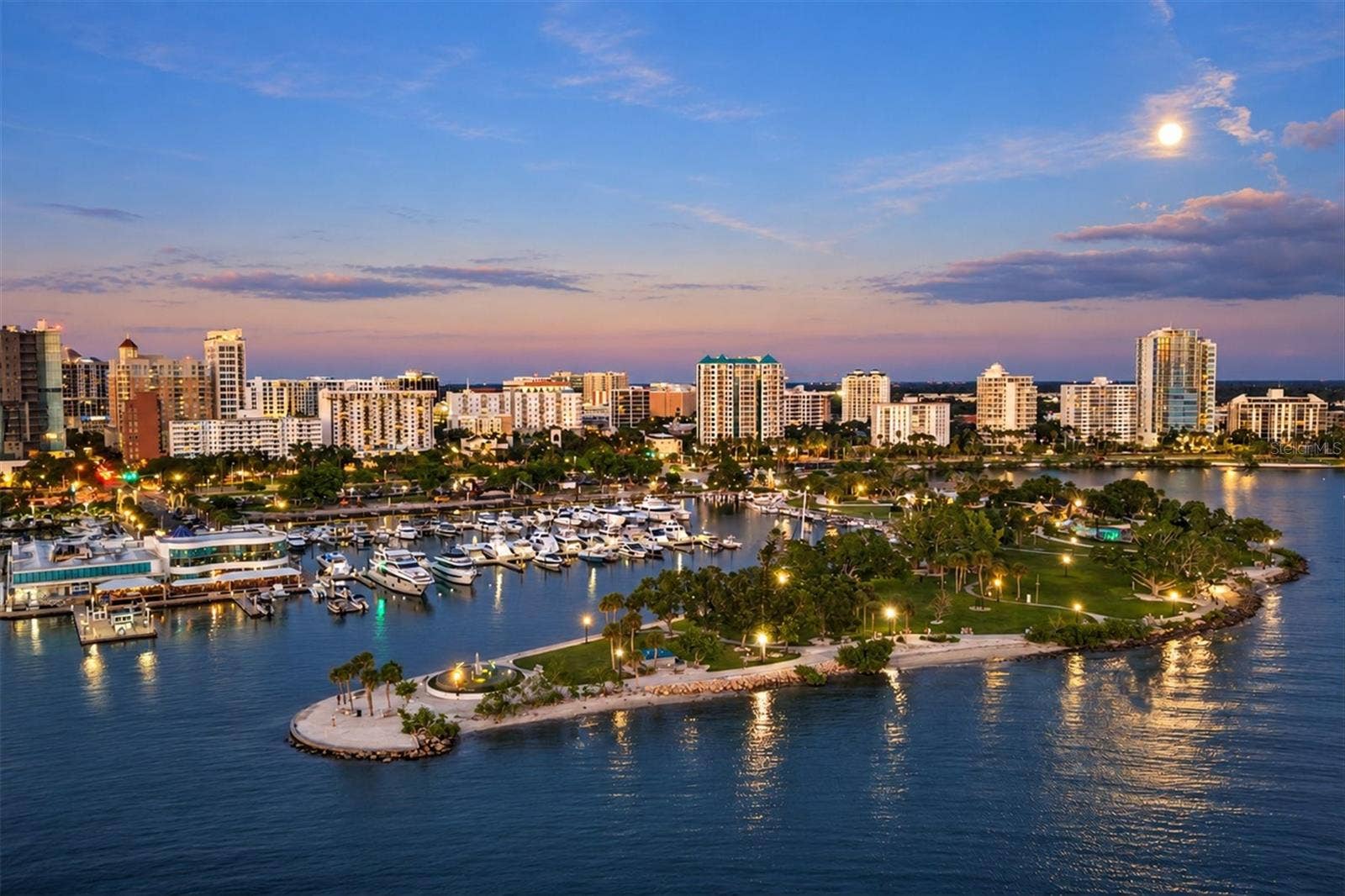 420 GOLDEN GATE POINT, #700, Sarasota, FL 34236 420 GOLDEN GATE POINT, #700, Sarasota, FL 34236