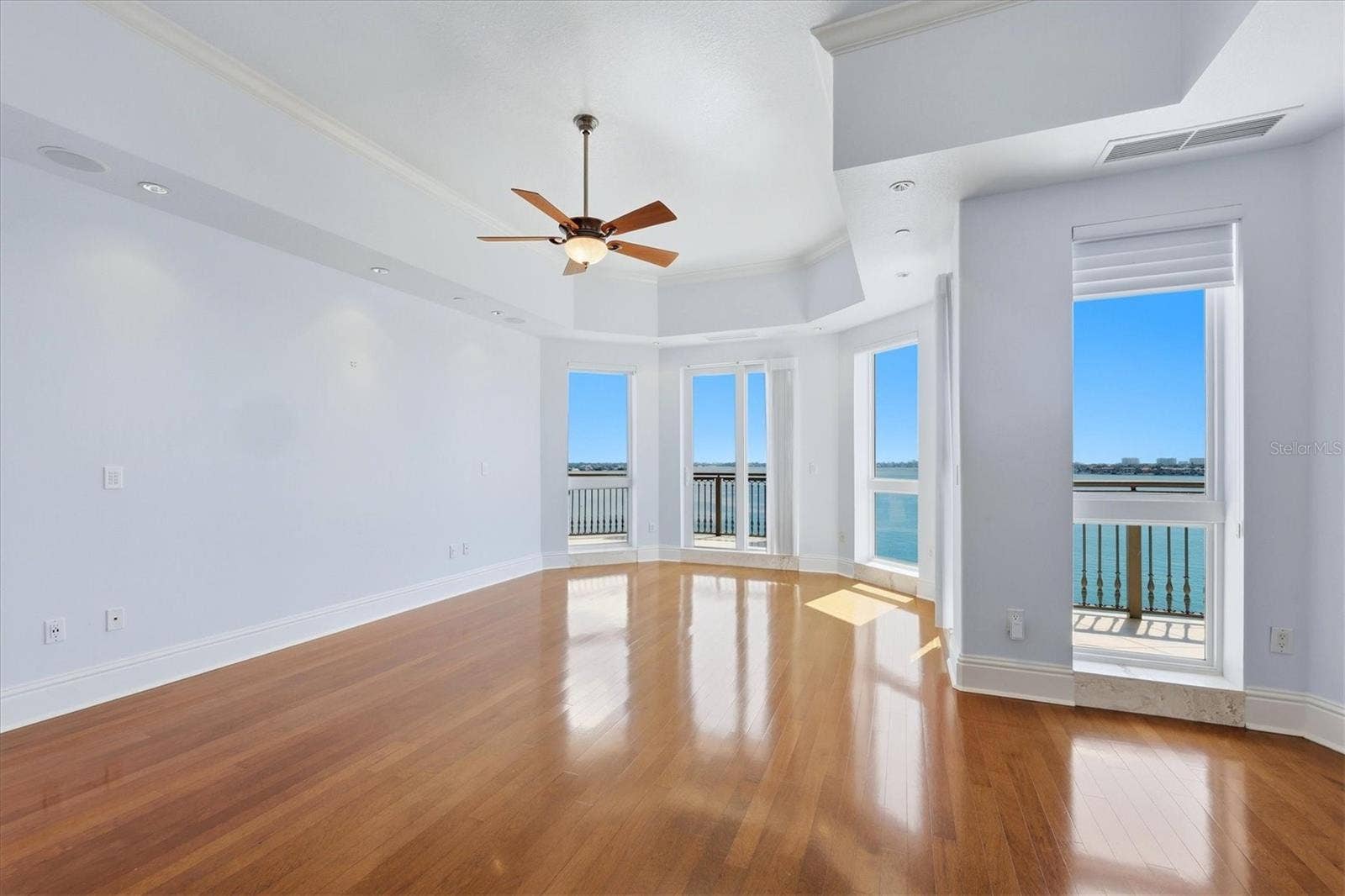 420 GOLDEN GATE POINT, #700, Sarasota, FL 34236 420 GOLDEN GATE POINT, #700, Sarasota, FL 34236