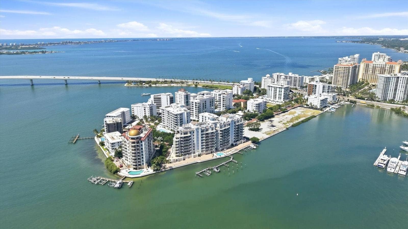 420 GOLDEN GATE POINT, #700, Sarasota, FL 34236 420 GOLDEN GATE POINT, #700, Sarasota, FL 34236