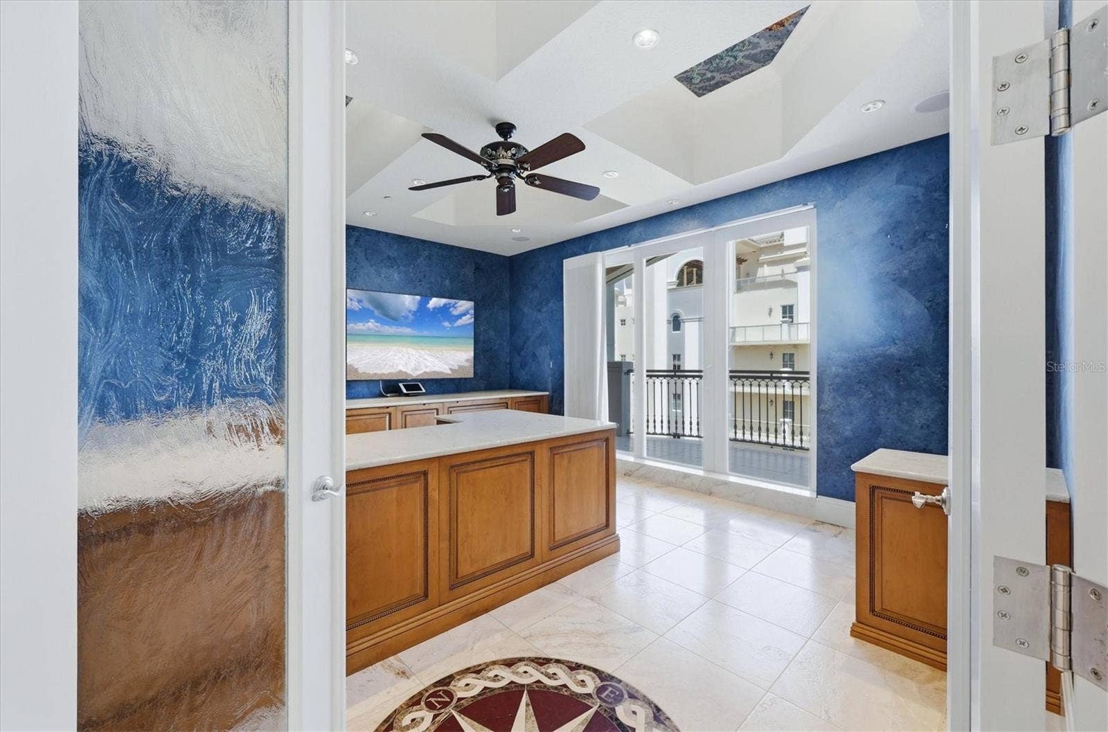 420 GOLDEN GATE POINT, #700, Sarasota, FL 34236 420 GOLDEN GATE POINT, #700, Sarasota, FL 34236