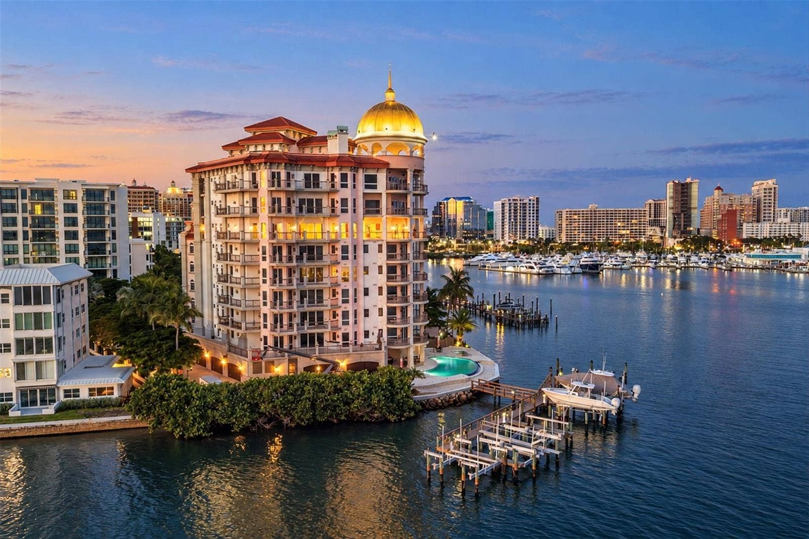 420 GOLDEN GATE POINT, #700, Sarasota, FL 34236 420 GOLDEN GATE POINT, #700, Sarasota, FL 34236