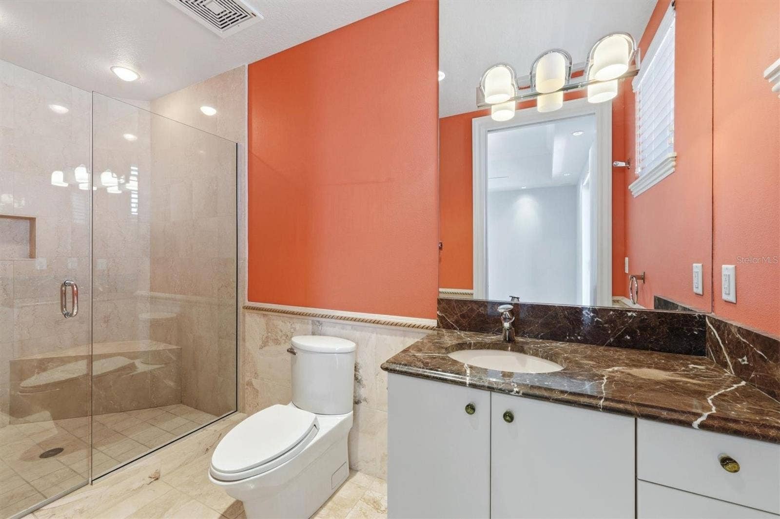 420 GOLDEN GATE POINT, #700, Sarasota, FL 34236 420 GOLDEN GATE POINT, #700, Sarasota, FL 34236
