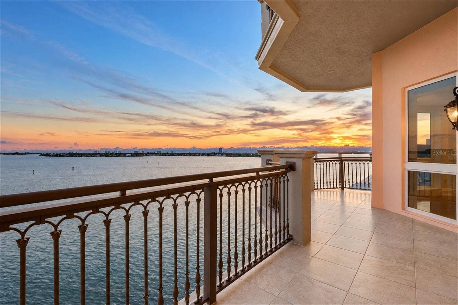 420 GOLDEN GATE POINT, #700, Sarasota, FL 34236 420 GOLDEN GATE POINT, #700, Sarasota, FL 34236