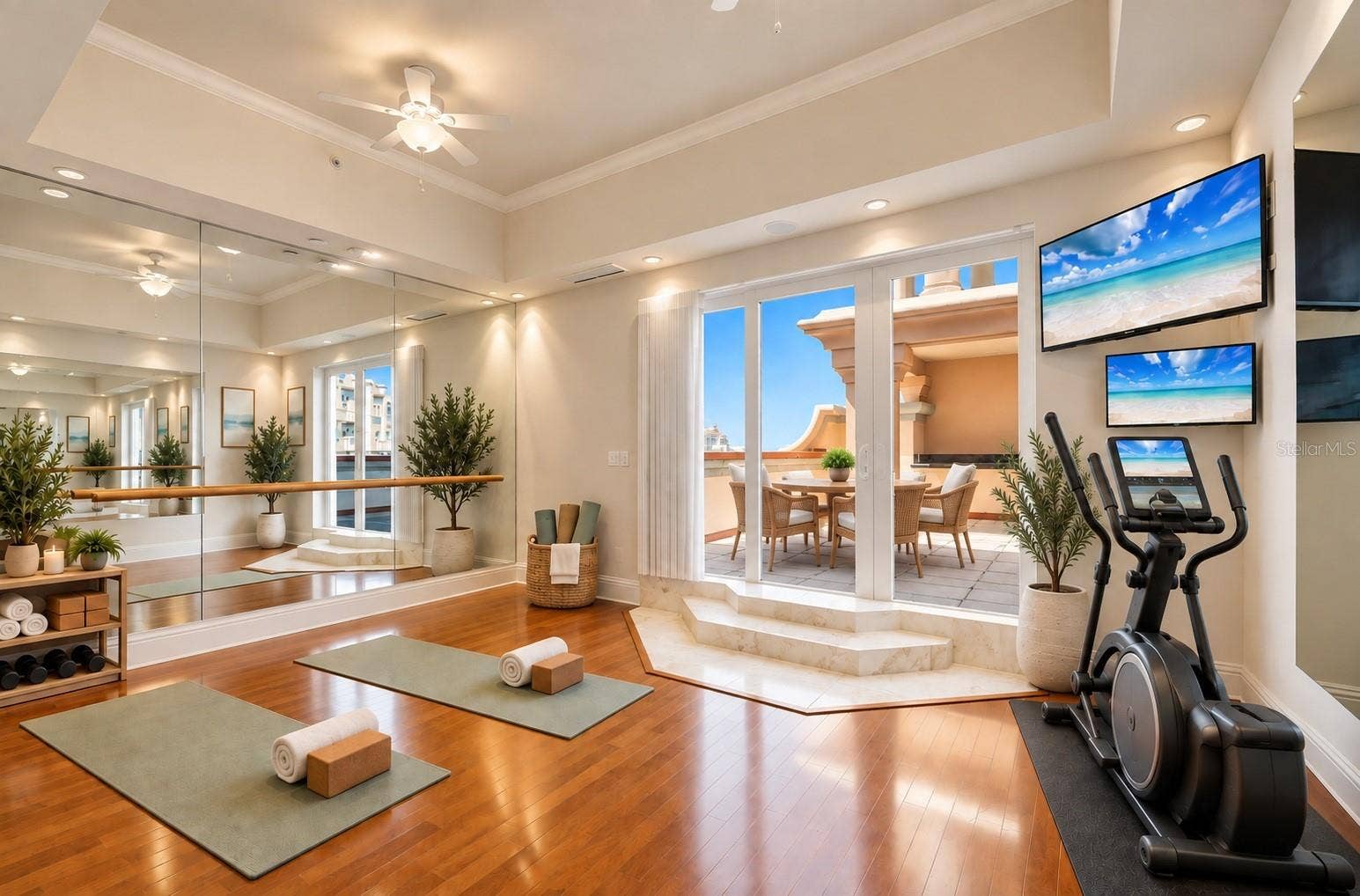 420 GOLDEN GATE POINT, #700, Sarasota, FL 34236 420 GOLDEN GATE POINT, #700, Sarasota, FL 34236