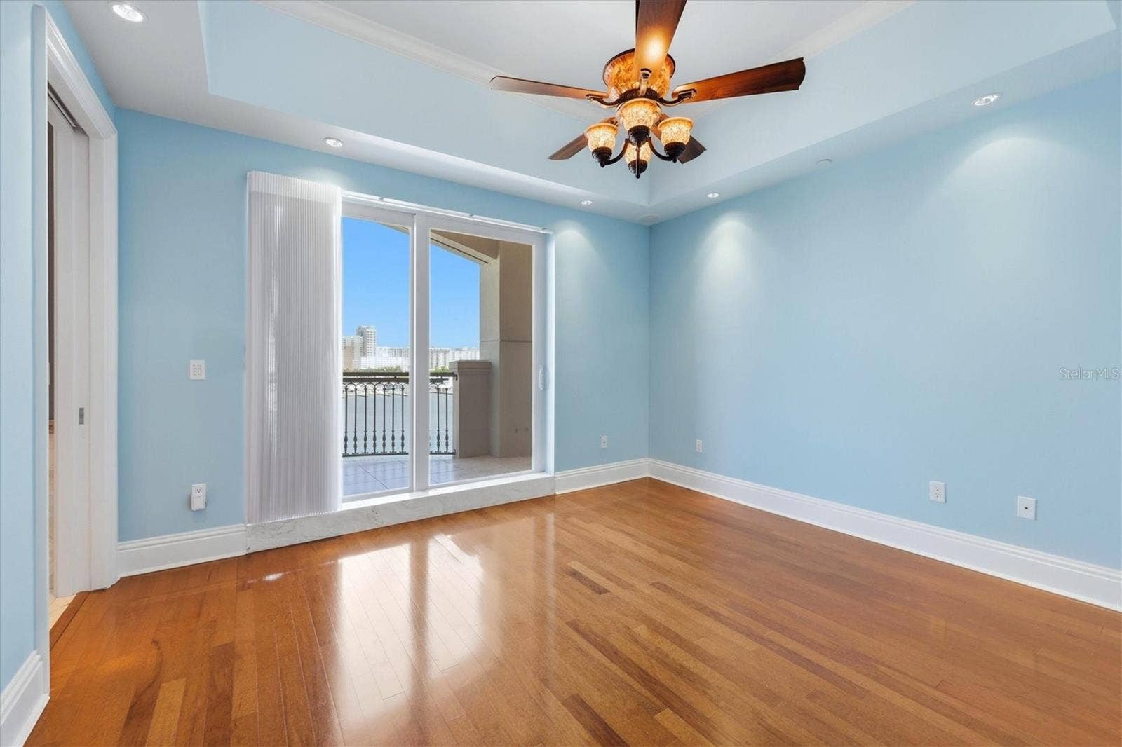 420 GOLDEN GATE POINT, #700, Sarasota, FL 34236 420 GOLDEN GATE POINT, #700, Sarasota, FL 34236