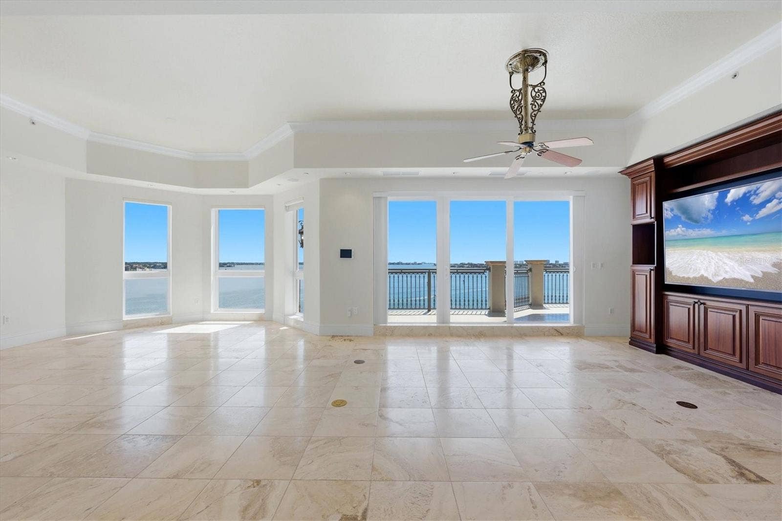 420 GOLDEN GATE POINT, #700, Sarasota, FL 34236 420 GOLDEN GATE POINT, #700, Sarasota, FL 34236