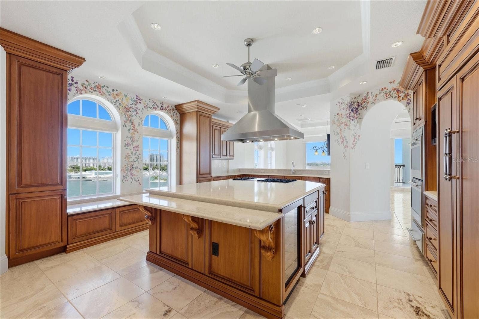 420 GOLDEN GATE POINT, #700, Sarasota, FL 34236 420 GOLDEN GATE POINT, #700, Sarasota, FL 34236